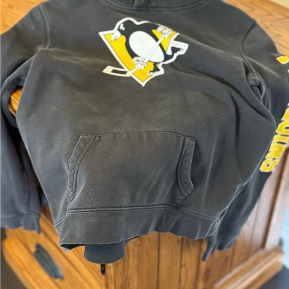 FANATICS BRAND, Pittsburgh Penguins Hockey Hoodie/Sweatshirt, (YXL) Kid Clothing - Picture 4 of 8
